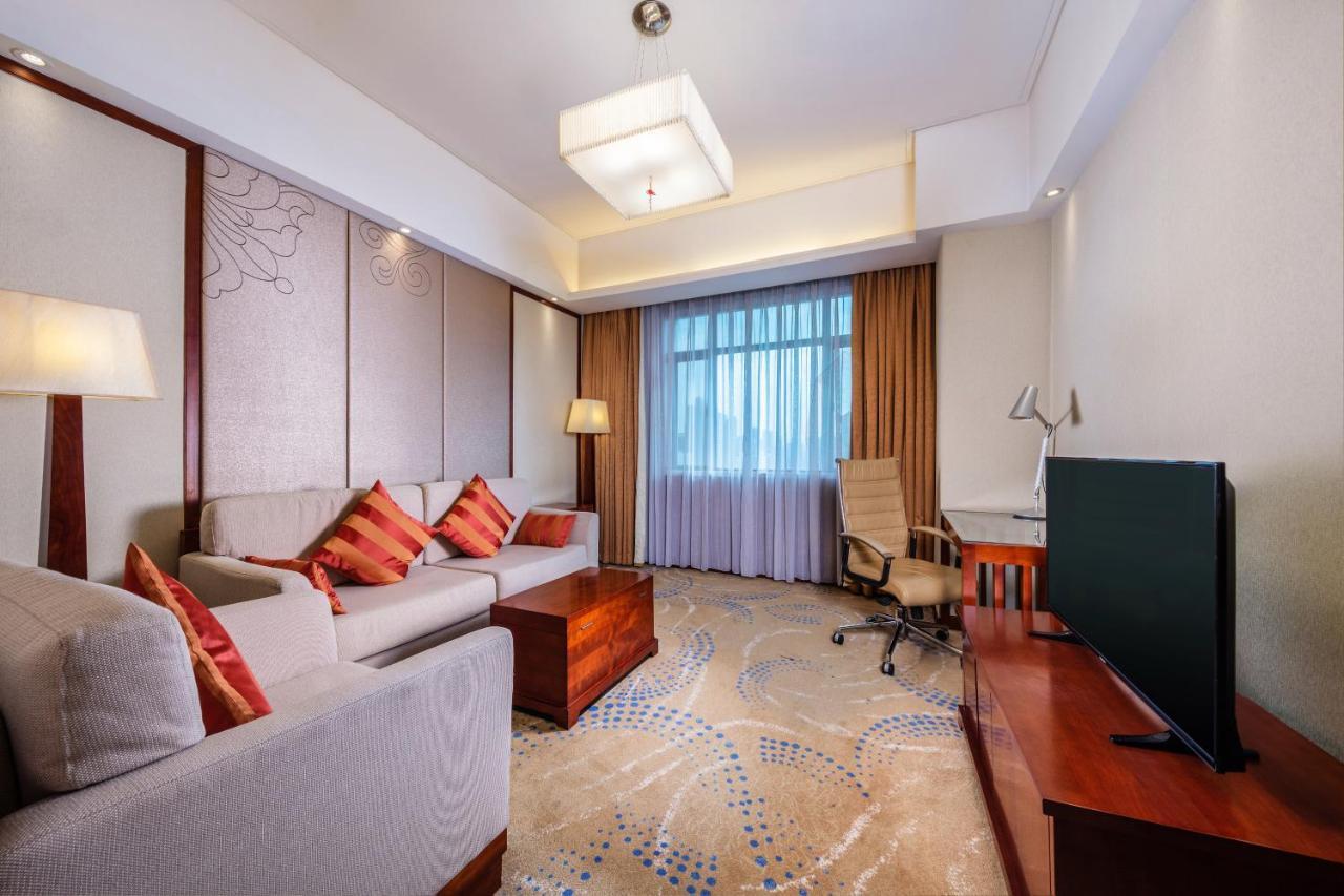 Crowne Plaza Foshan By Ihg - Canton Fair Free Shuttle Bus Ngoại thất bức ảnh